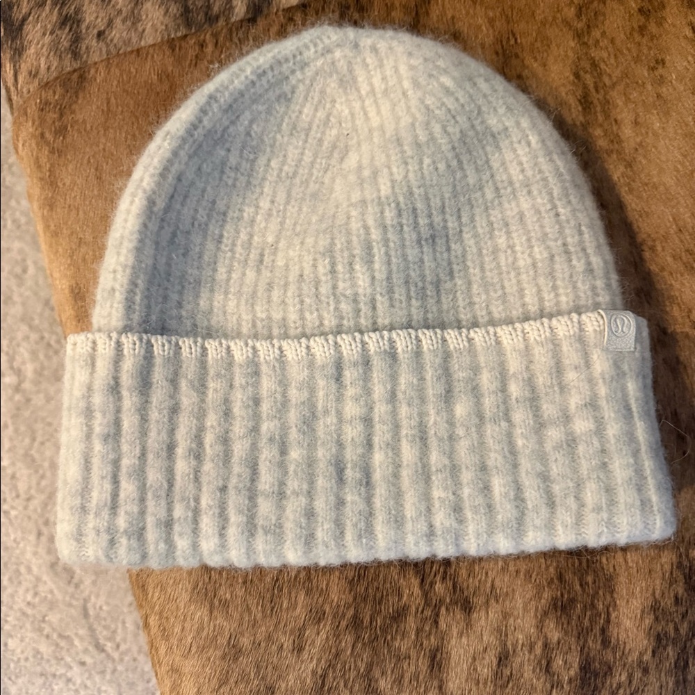 Lululemon grey knit  slouchy beanie -l/xl